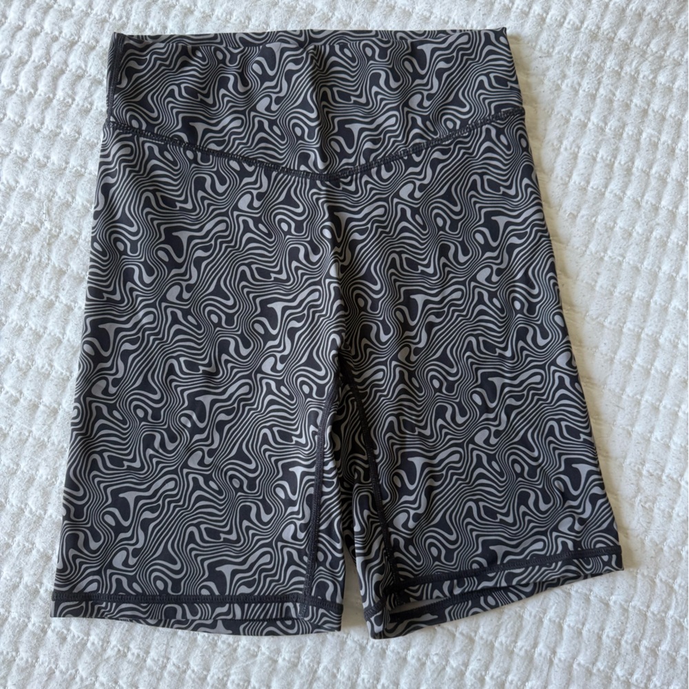Women’s Black and White Patterned Biker Shorts